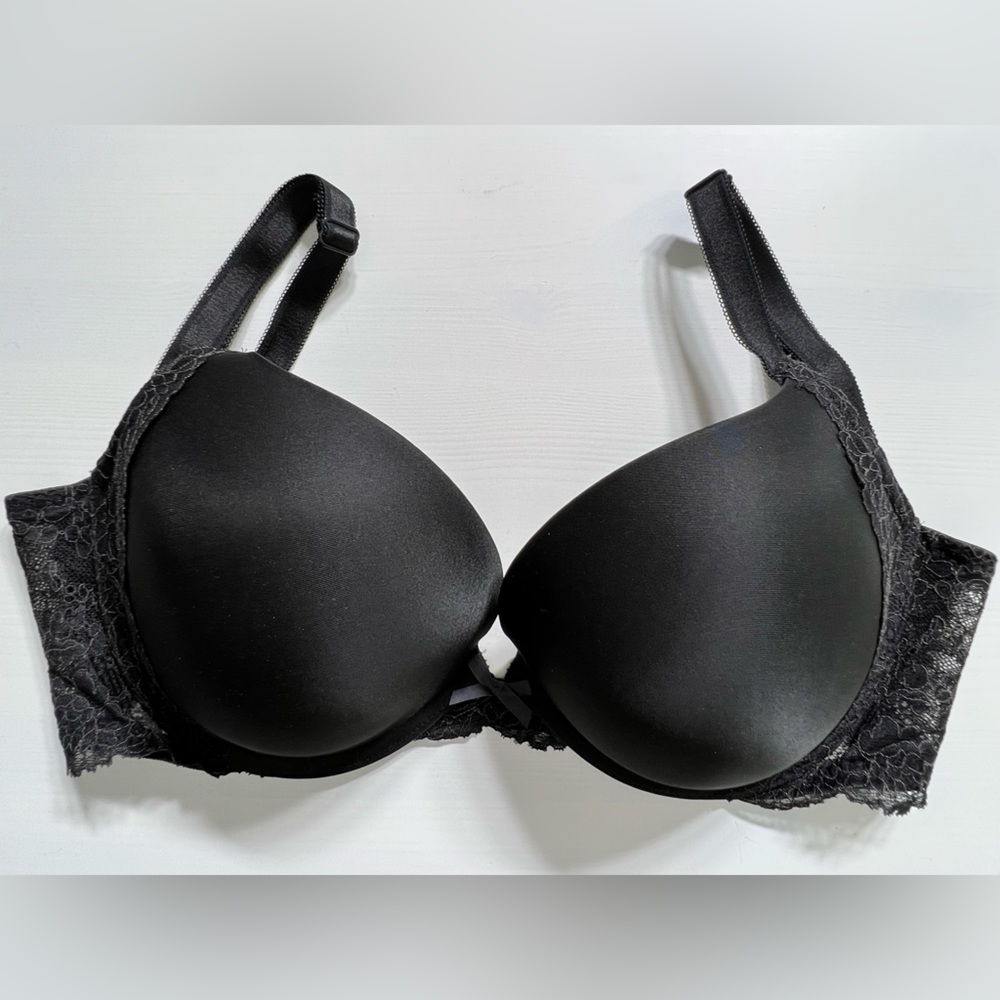 Victoria’s Secret black push-up 34DDD bra